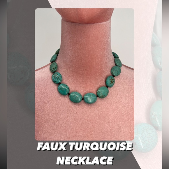 Jewelry - EUC Faux Turquoise Necklace